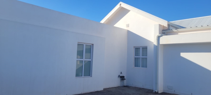 4 Bedroom Property for Sale in Golden Mile Western Cape